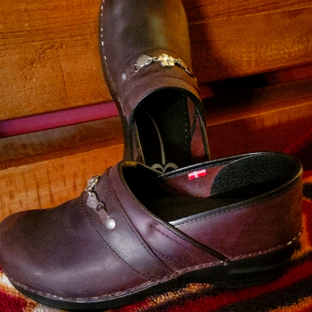 Sanita Women's Rustic Brown Leather Clogs